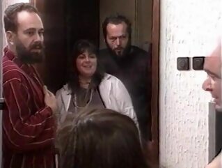 bukkake Porno Serbe : Grupnjak Porno Komedija brunette cunnilingus
